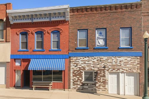 117 S S Main St, Elkader, IA, 52043-7717 | Card Image