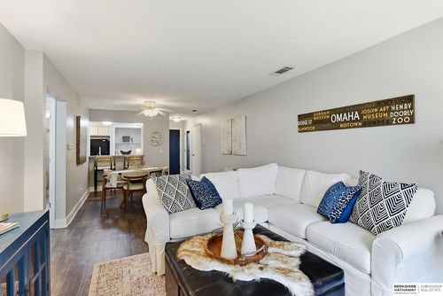 4-134 N 36th St, Omaha, NE, 68131-2447 | Card Image