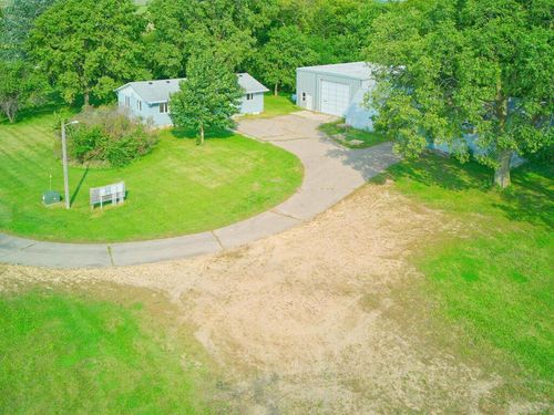 15092 Highway 15 S, Hutchinson, MN, 55350-7203 | Card Image