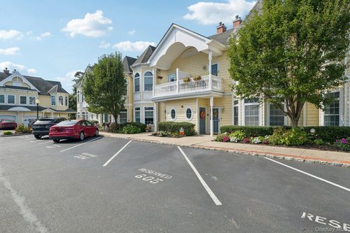 808 Emily Dr, Patchogue, NY, 11772-3757 | Card Image