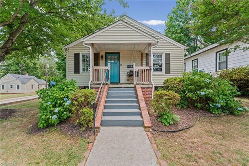800 W Academy St, Winston Salem, NC, 27101-5102 | Card Image