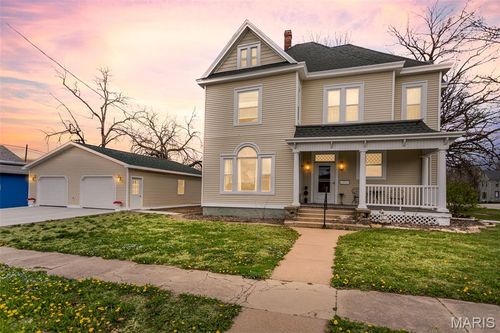 130 S Monroe St, Pittsfield, IL, 62363-1930 | Card Image