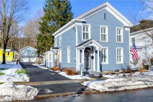 52 Chestnut St, Cooperstown, NY, 13326-1114 | Card Image