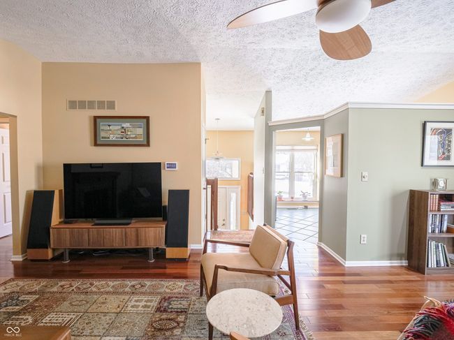 7629 Farm View Cir W, Condo with 2 bedrooms, 2 bathrooms and null parking in Indianapolis IN | Image 7