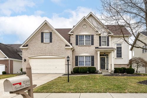 12442 Goodloe Dr, Fishers, IN, 46037-3700 | Card Image