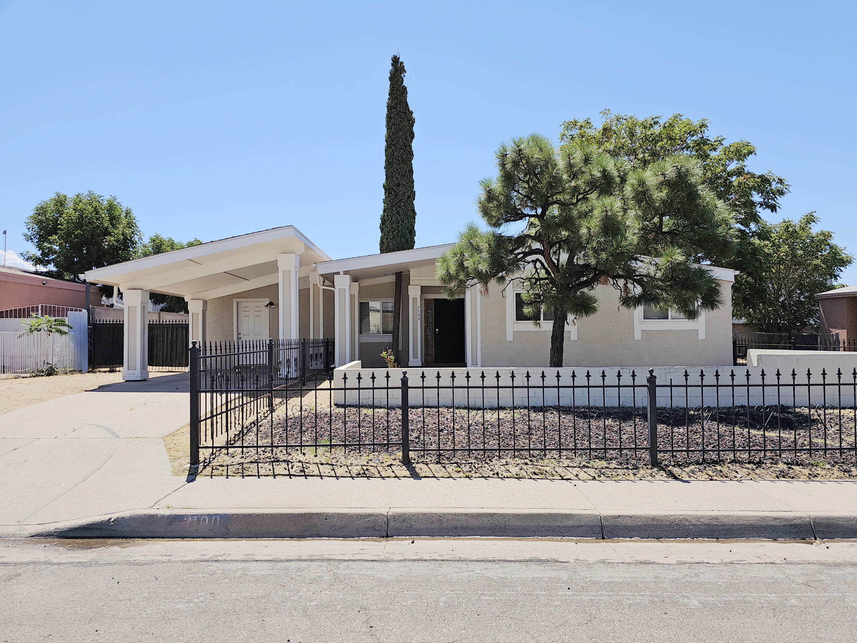 Bart Ave, Albuquerque, NM 87109