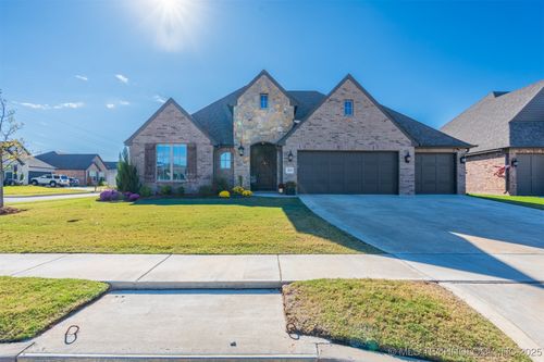 2923 E Portland St, Broken Arrow, OK, 74014-3489 | Card Image