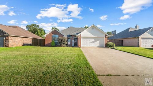 40 Quail Brook Dr, Texarkana, TX, 75501-2066 | Card Image