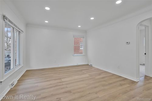 26779 Southwestern Hwy, Redford, MI, 48239-2222 | Card Image