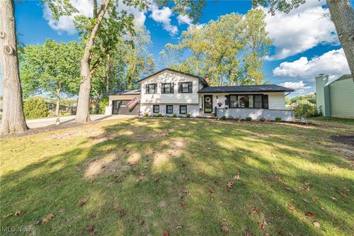 595 Moorfield Rd, Fairlawn, OH, 44333-4241 | Card Image
