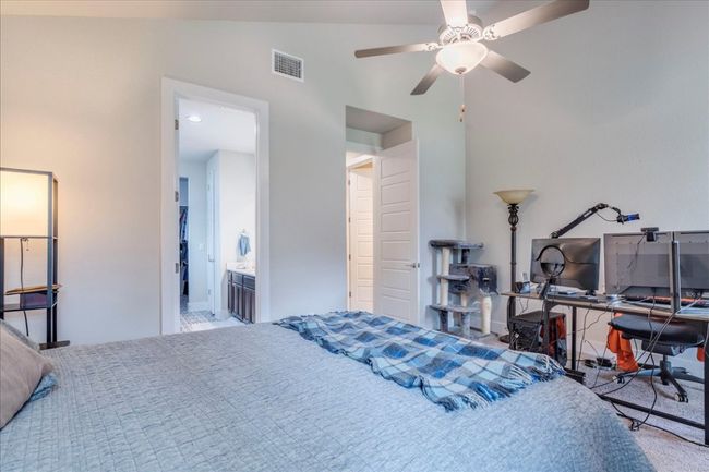 11108 American Mustang Loop, House other with 3 bedrooms, 3 bathrooms and 4 parking in Manor TX | Image 15
