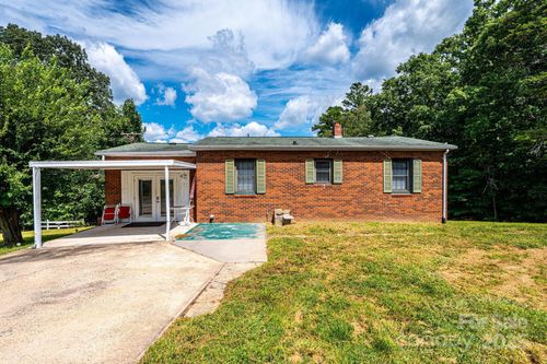 811 Kathy Dr Ne, Connelly Springs, NC, 28612 | Card Image