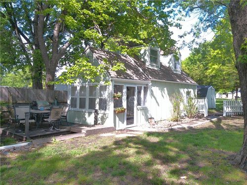 433 S Willow St, Ottawa, KS, 66067-2151 | Card Image