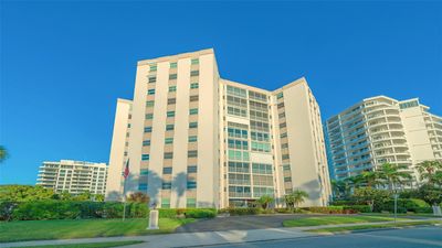 1006 - 435 S Gulfstream Avenue, Condo with 2 bedrooms, 2 bathrooms and null parking in Sarasota FL | Image 2