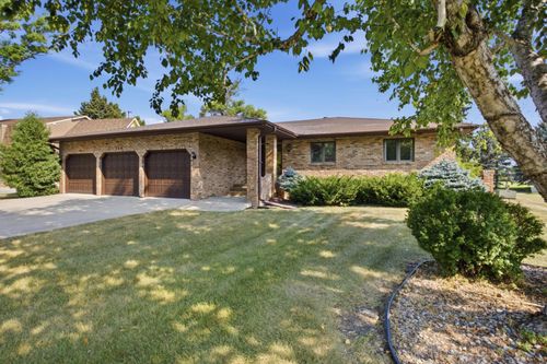 120 Prairiewood Dr S, Fargo, ND, 58103-4611 | Card Image