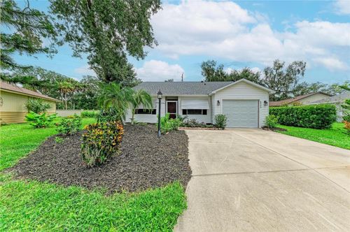 5506 82nd Avenue Dr E, Palmetto, FL, 34221-8835 | Card Image