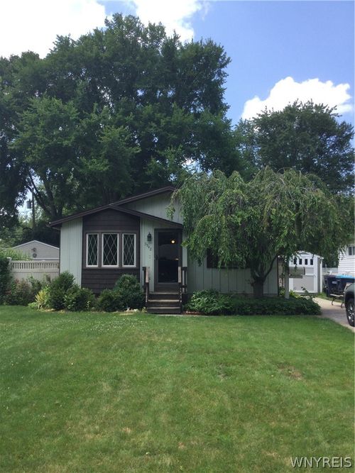 3542 Warner Dr, Grand Island, NY, 14072-1045 | Card Image