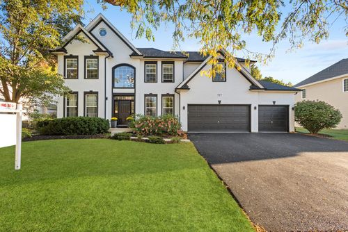 517 Meadowwood Ln, Oswego, IL, 60543-7570 | Card Image