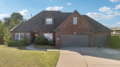 519 50th Pl, Broken Arrow, OK, 74014-1944 | Card Image