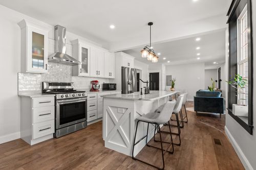 204 Front St, Exeter, NH, 03833-2319 | Card Image