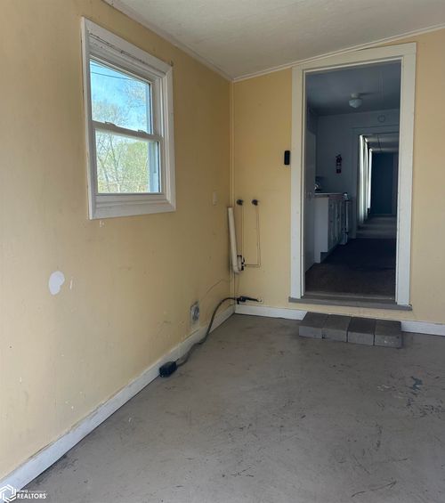 121 Clay St, Burlington, IA, 52601-6105 | Card Image