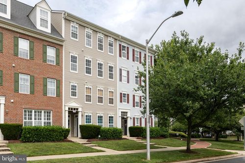 200-584 Orchard Ridge Dr, GAITHERSBURG, MD, 20878-7846 | Card Image
