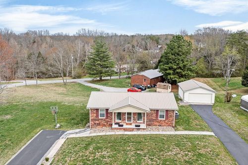 2418 Amber Meadows Rd, Cookeville, TN, 38506-7671 | Card Image