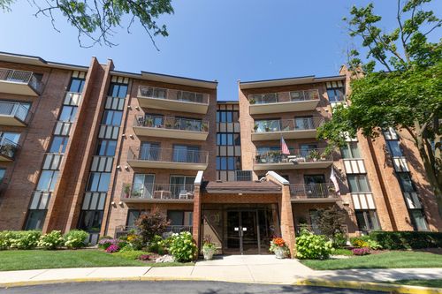apt-306-701 Lake Hinsdale Dr, Willowbrook, IL, 60527-2241 | Card Image