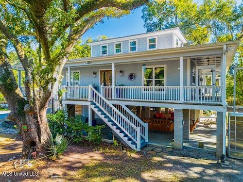 138 Saint Charles St, Bay Saint Louis, MS, 39520-4115 | Card Image