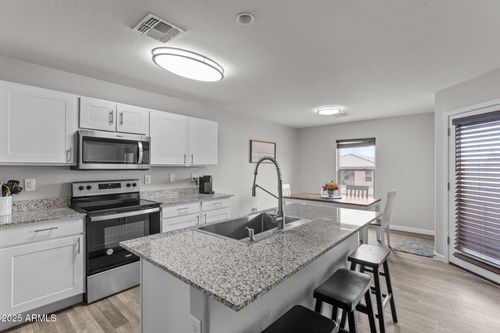 645 Vista Del Rio Ct, Wickenburg, AZ, 85390-3804 | Card Image