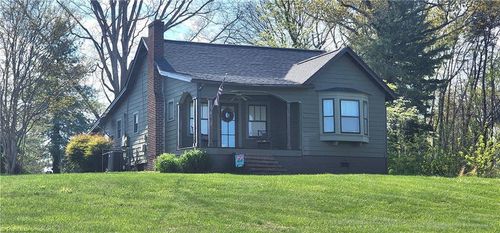 143 N Franklin Rd, Mount Airy, NC, 27030-3315 | Card Image