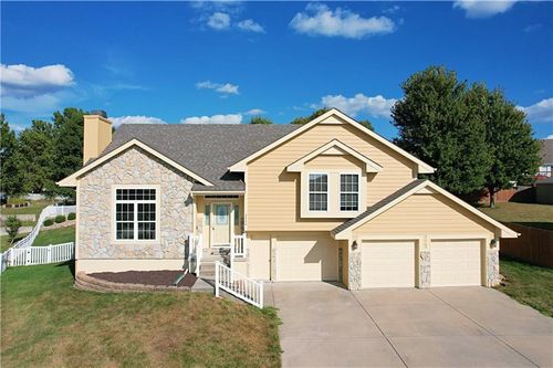 2116 Bradford Pl, Excelsior Springs, MO, 64024-1679 | Card Image