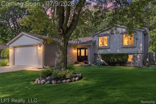 1408 Ledgewood Dr, Canton, MI, 48188-1135 | Card Image