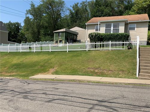 1824 Greenleaf St, Mt Washington, PA, 15211-1022 | Card Image