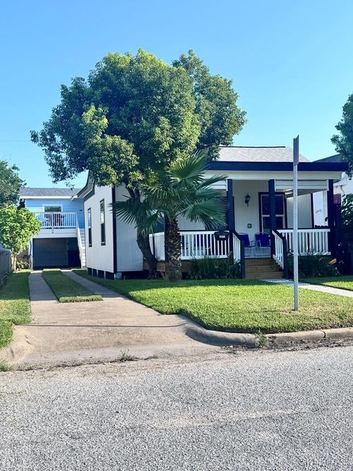 2811 Avenue Q 1/2, Galveston, TX, 77550-7734 | Card Image