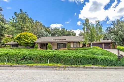 37295 Oak View Rd, Yucaipa, CA, 92399-9766 | Card Image