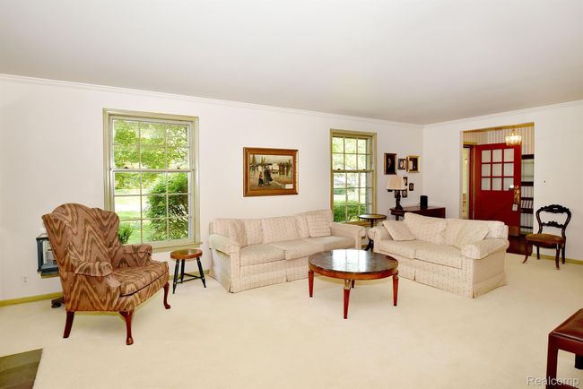 1010 Rock Spring Rd, House other with 4 bedrooms, 3 bathrooms and null parking in Bloomfield Hills MI | Image 5