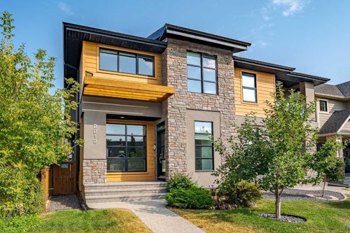 2212 5 Ave Nw, Calgary, AB, T2N0S7 | Card Image