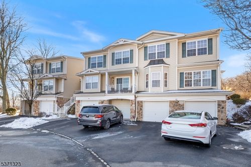 56 King George Rd, Green Brook, NJ, 08812-1707 | Card Image