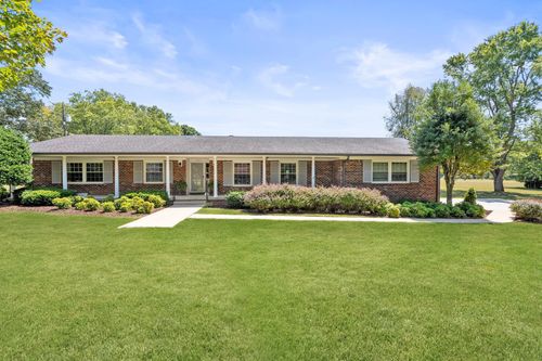305 Golf Club Ln, Tullahoma, TN, 37388-2329 | Card Image