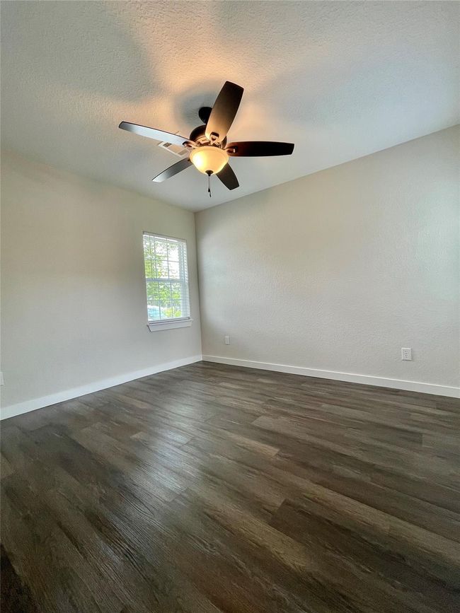 527 W 4 Th St, House other with 5 bedrooms, 3 bathrooms and null parking in Freeport TX | Image 17