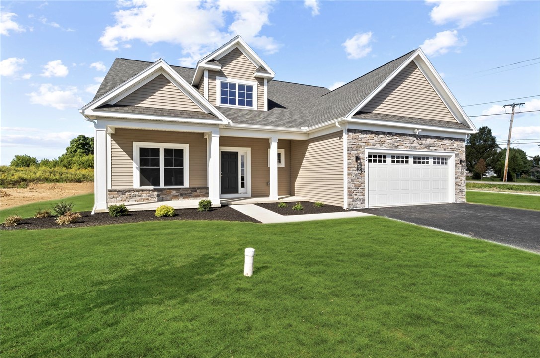 Chatwood Ln, Henrietta, NY 14467