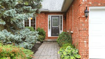 51 Emms Dr, House other with 2 bedrooms, 2 bathrooms and 4 parking in Barrie ON | Image 2