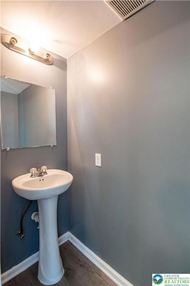 B - 1849 Auburn St, House other with 3 bedrooms, 3 bathrooms and null parking in BETHLEHEM PA | Image 11