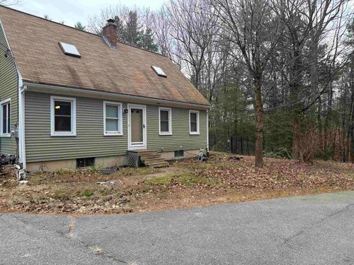 61 Beaver Pond Road, Weare, NH, 03281-5801 | Card Image