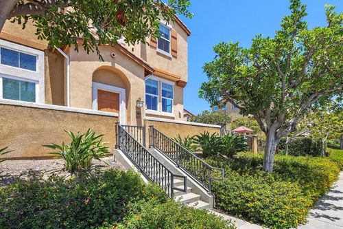 722 Mariposa Cir, National City, CA, 91950-2787 | Card Image