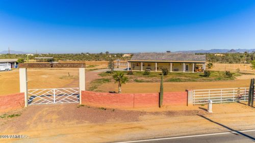 13570 W Manville Rd, Tucson, AZ, 85743-9745 | Card Image