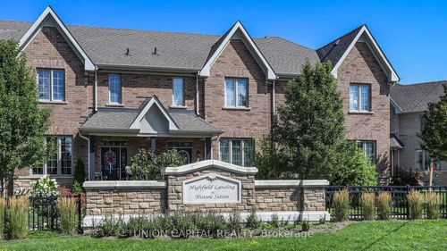 8 Vita Stephanie Crt, Sutton West, ON, L0E1R0 | Card Image