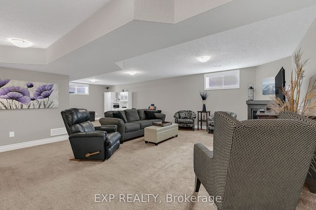 800 Baker Ave S, House attached with 3 bedrooms, 3 bathrooms and 2 parking in Listowel ON | Image 39
