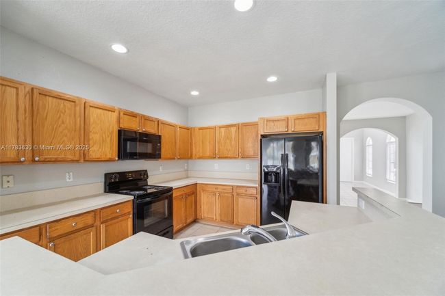 13921 Sw 278 Th St, House other with 5 bedrooms, 4 bathrooms and null parking in Homestead FL | Image 10